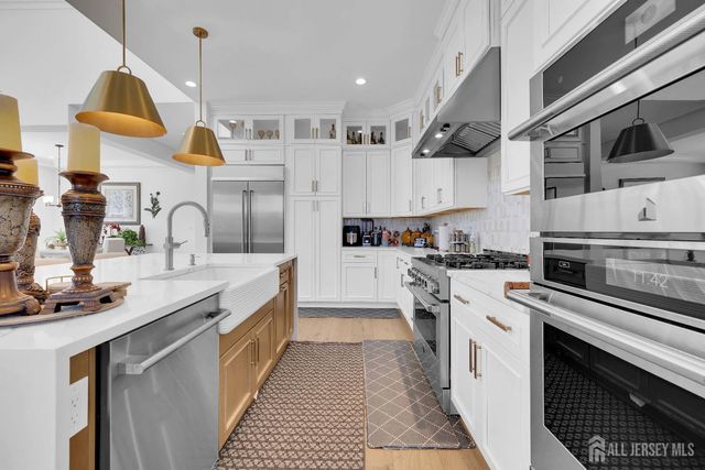 72 Ross Lane, Cranbury, NJ 08512