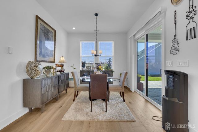 72 Ross Lane, Cranbury, NJ 08512