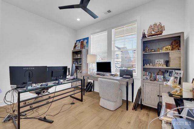 72 Ross Lane, Cranbury, NJ 08512