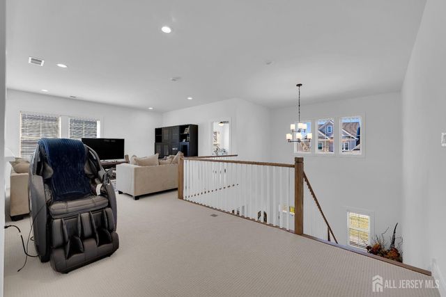 72 Ross Lane, Cranbury, NJ 08512