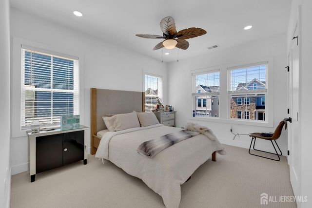 72 Ross Lane, Cranbury, NJ 08512