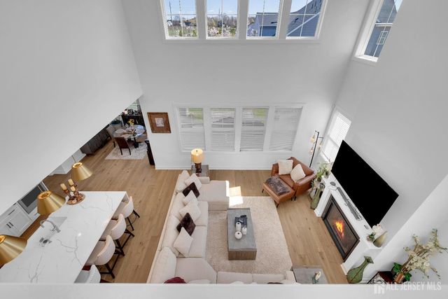 72 Ross Lane, Cranbury, NJ 08512