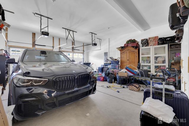 72 Ross Lane, Cranbury, NJ 08512