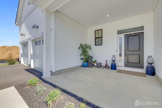 72 Ross Lane, Cranbury, NJ 08512