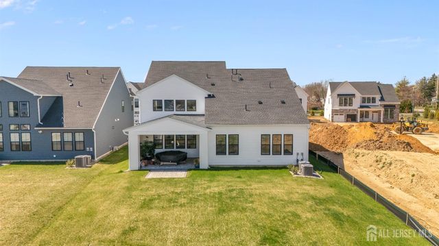 72 Ross Lane, Cranbury, NJ 08512