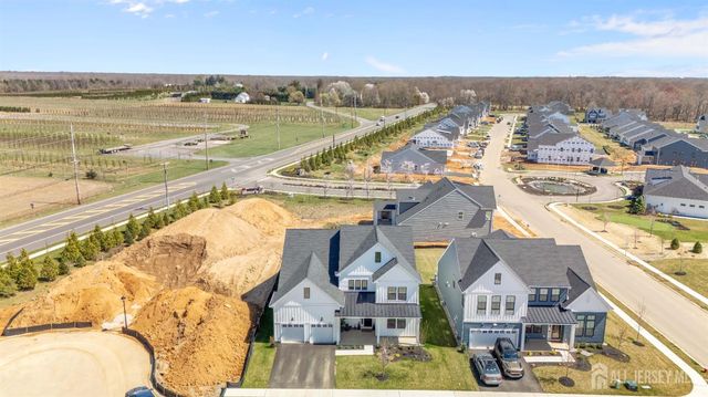 72 Ross Lane, Cranbury, NJ 08512