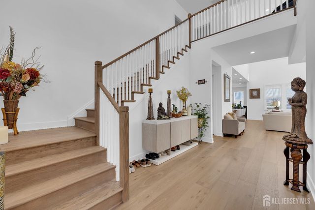 72 Ross Lane, Cranbury, NJ 08512