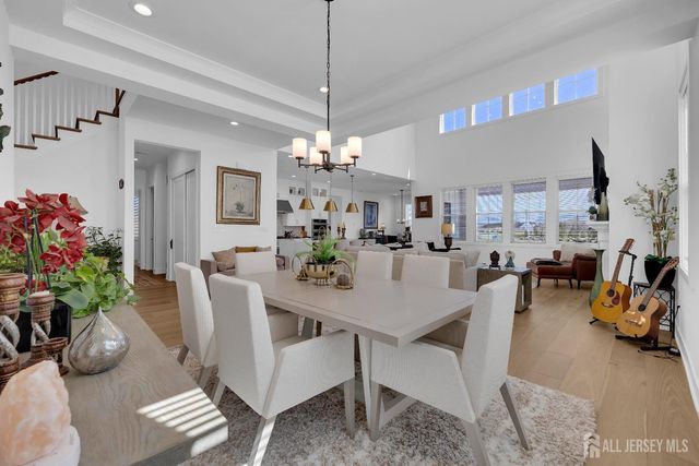 72 Ross Lane, Cranbury, NJ 08512