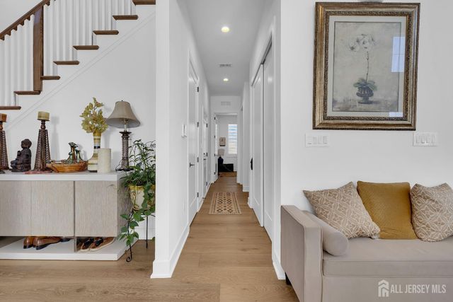 72 Ross Lane, Cranbury, NJ 08512