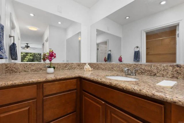 333 N Melrose Dr. F, Vista, CA 92083