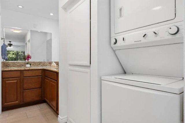 333 N Melrose Dr. F, Vista, CA 92083