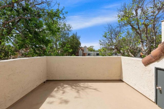 333 N Melrose Dr. F, Vista, CA 92083