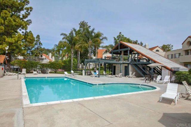 333 N Melrose Dr. F, Vista, CA 92083