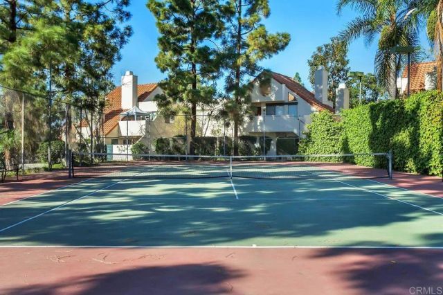 333 N Melrose Dr. F, Vista, CA 92083