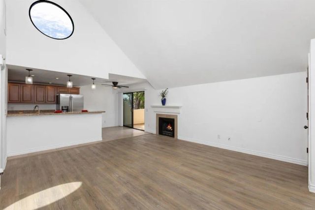 333 N Melrose Dr. F, Vista, CA 92083