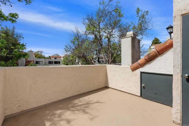 333 N Melrose Dr. F, Vista, CA 92083
