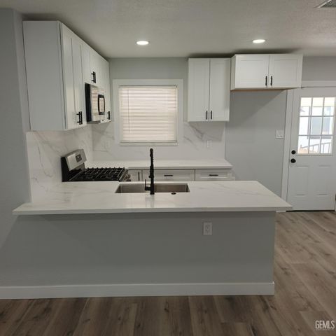 2703 Worthington Avenue, Bakersfield, CA 93308
