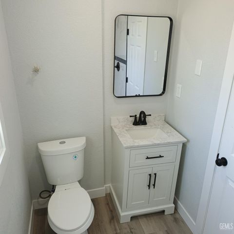 2703 Worthington Avenue, Bakersfield, CA 93308