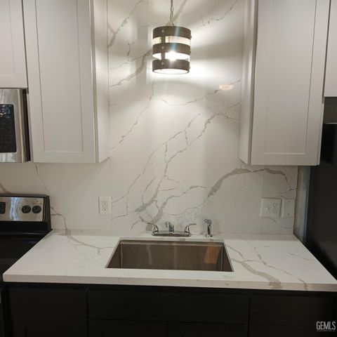 2703 Worthington Avenue, Bakersfield, CA 93308