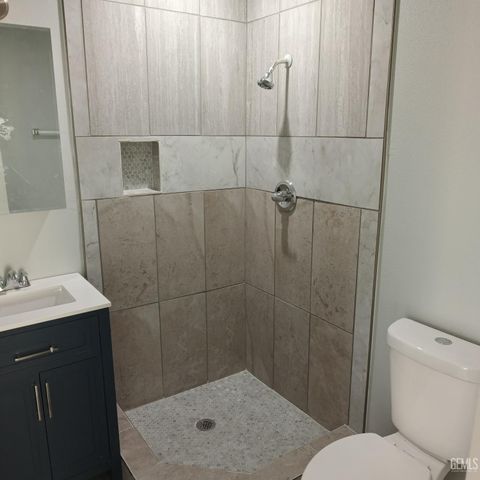 2703 Worthington Avenue, Bakersfield, CA 93308