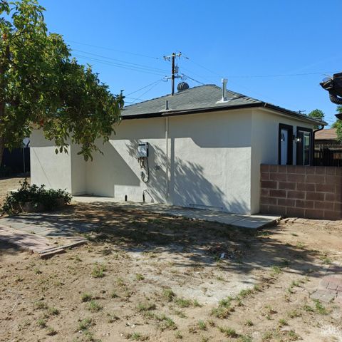 2703 Worthington Avenue, Bakersfield, CA 93308