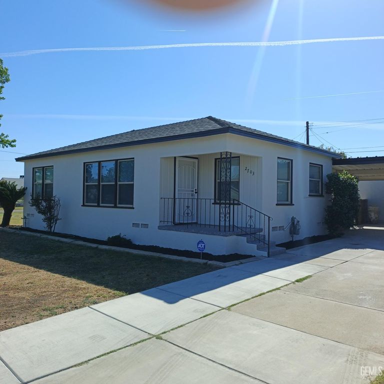 2703 Worthington Avenue, Bakersfield, CA 93308