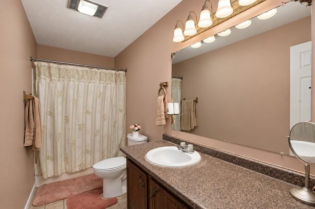 5 Goodwood Cir, Houma, LA 70363