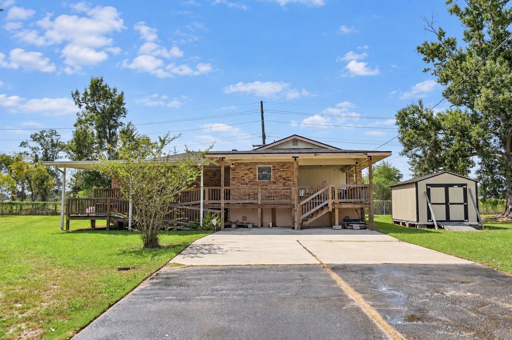 5 Goodwood Cir, Houma, LA 70363