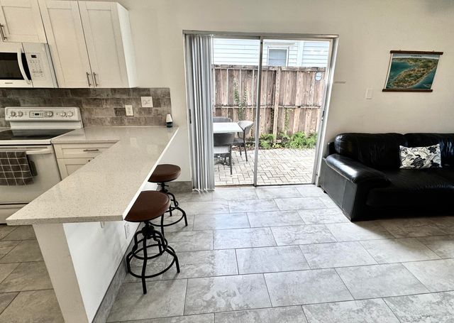 2008 SE 4th Avenue 1-3, Fort Lauderdale, FL 33316