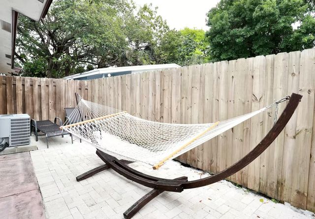 2008 SE 4th Avenue 1-3, Fort Lauderdale, FL 33316