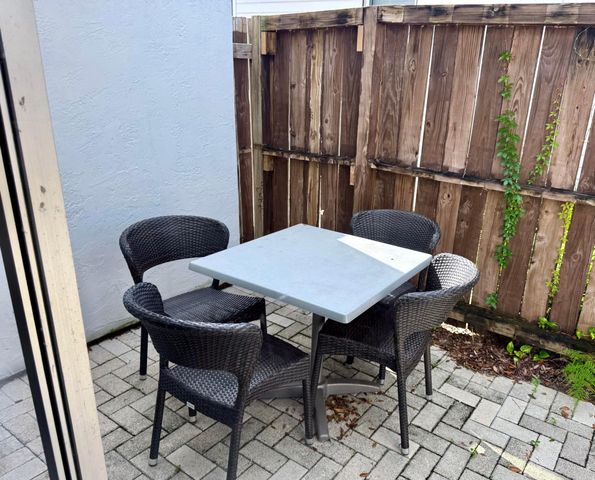 2008 SE 4th Avenue 1-3, Fort Lauderdale, FL 33316