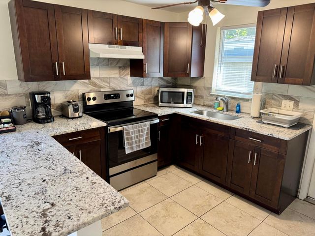 2008 SE 4th Avenue 1-3, Fort Lauderdale, FL 33316