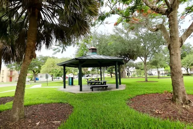 2008 SE 4th Avenue 1-3, Fort Lauderdale, FL 33316