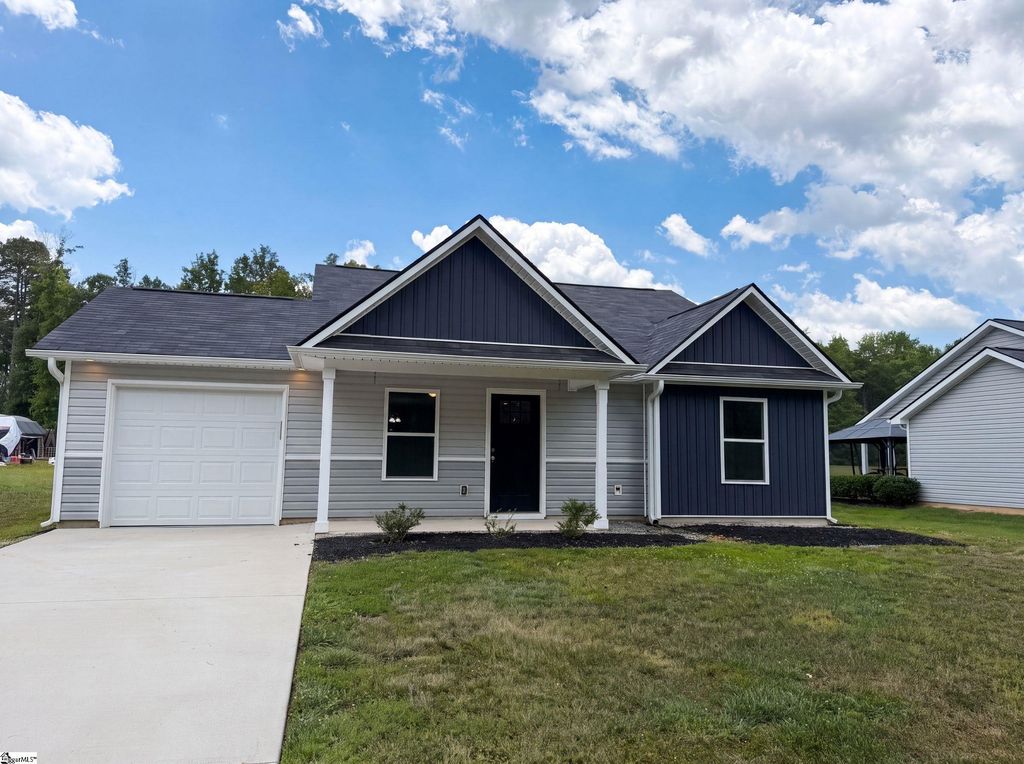 180 Old Airport Road, Chesnee, SC 29323