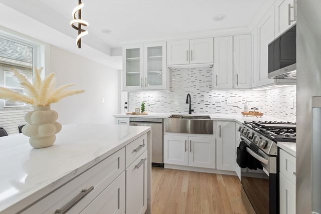 157 Boston Ave 2, Somerville, MA 02144