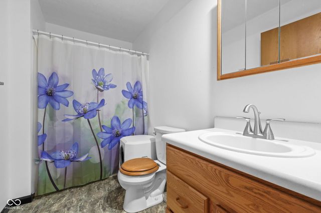 7373 Locust Lake Road, Spencer, IN 47460