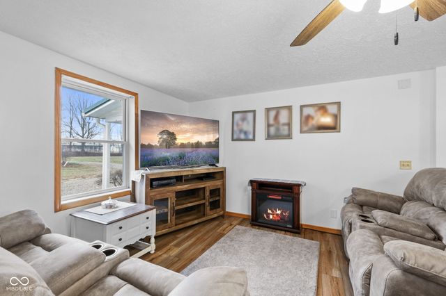 7373 Locust Lake Road, Spencer, IN 47460