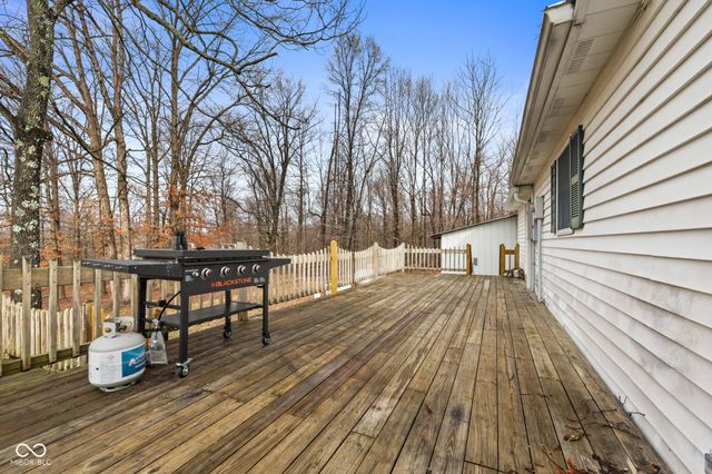 7373 Locust Lake Road, Spencer, IN 47460
