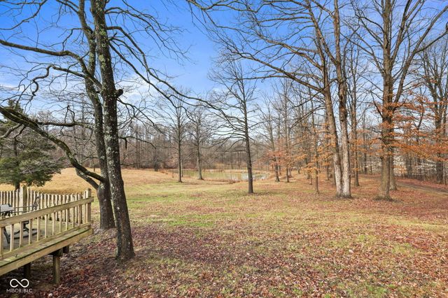 7373 Locust Lake Road, Spencer, IN 47460