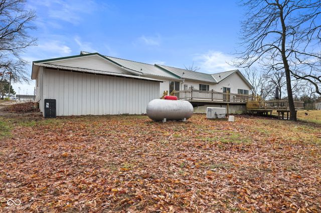 7373 Locust Lake Road, Spencer, IN 47460