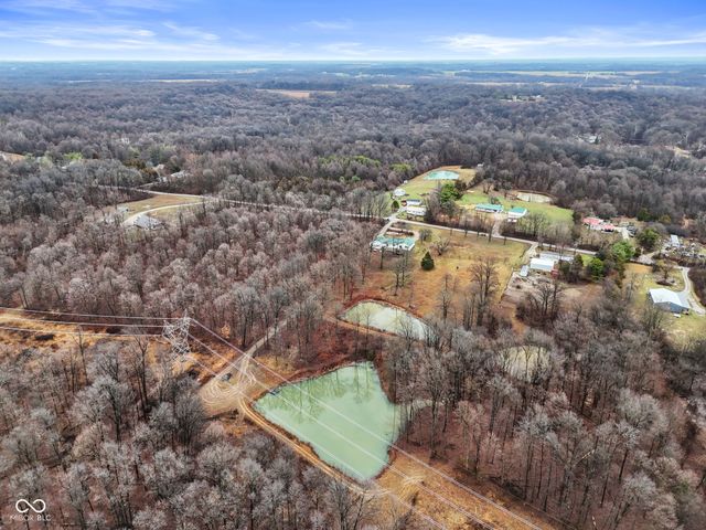 7373 Locust Lake Road, Spencer, IN 47460
