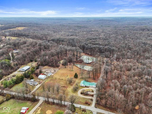 7373 Locust Lake Road, Spencer, IN 47460