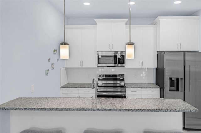 146 51ST STREET CIRCLE E, Palmetto, FL 34221