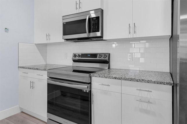 146 51ST STREET CIRCLE E, Palmetto, FL 34221