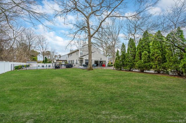 41 Northumberland Drive, Shoreham, NY 11786