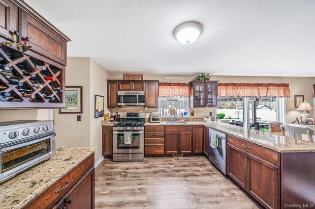 41 Northumberland Drive, Shoreham, NY 11786