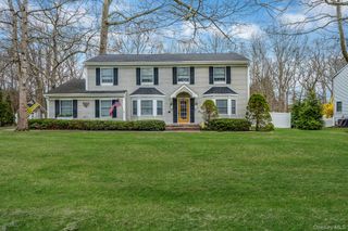 41 Northumberland Drive, Shoreham, NY 11786