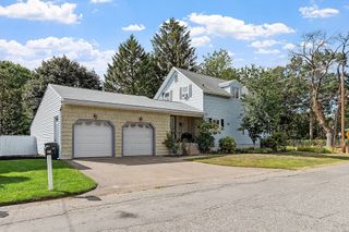 89 Benjamin St, Leominster, MA 01453