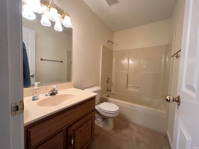 2516 Loganberry Cove, Fort Wayne, IN 46818