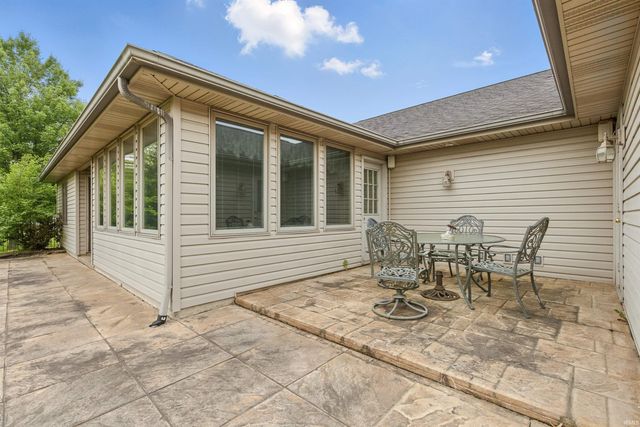 2516 Loganberry Cove, Fort Wayne, IN 46818